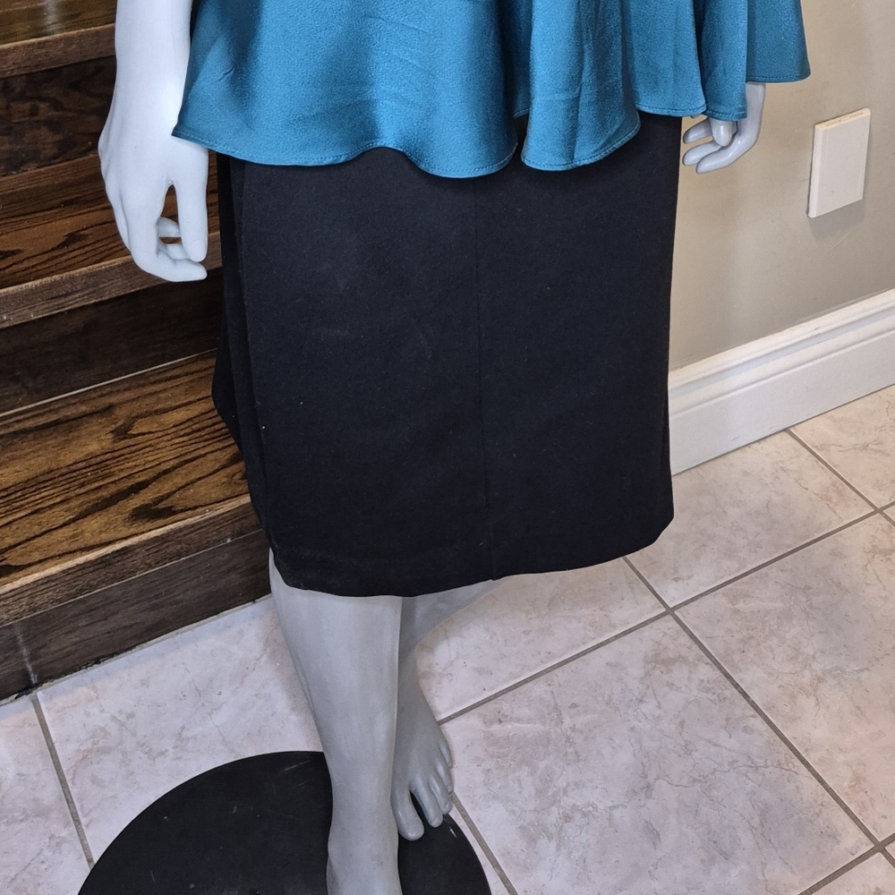 Ellen Tracy Elegant Black Pencil Skirt